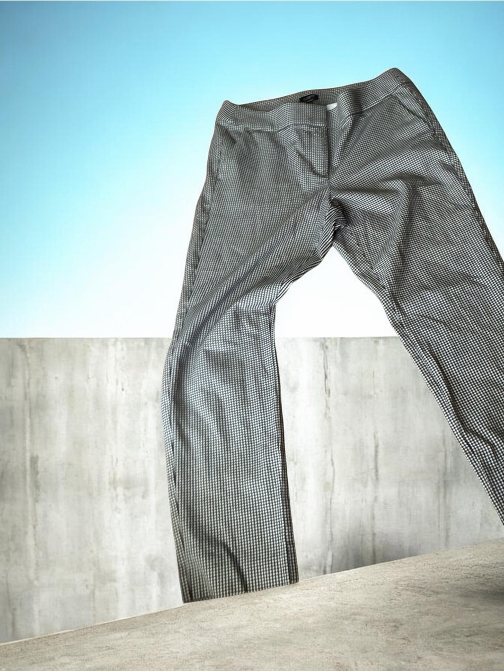 LOFT Men's Grey Micro-Check Chinos